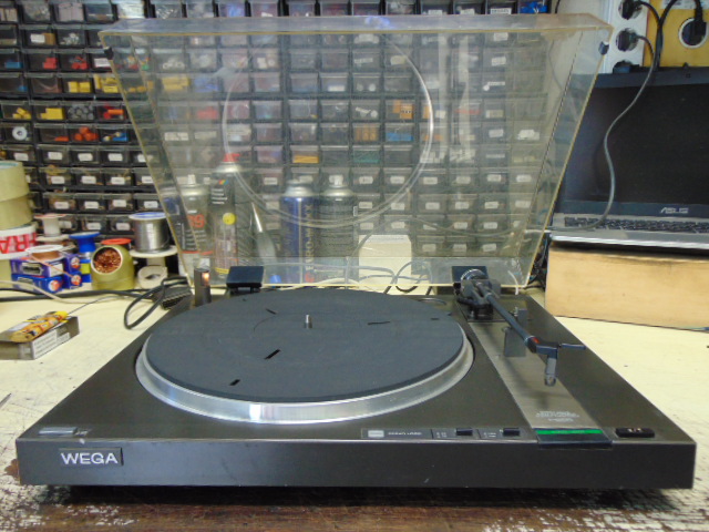 SONY WEGA P555