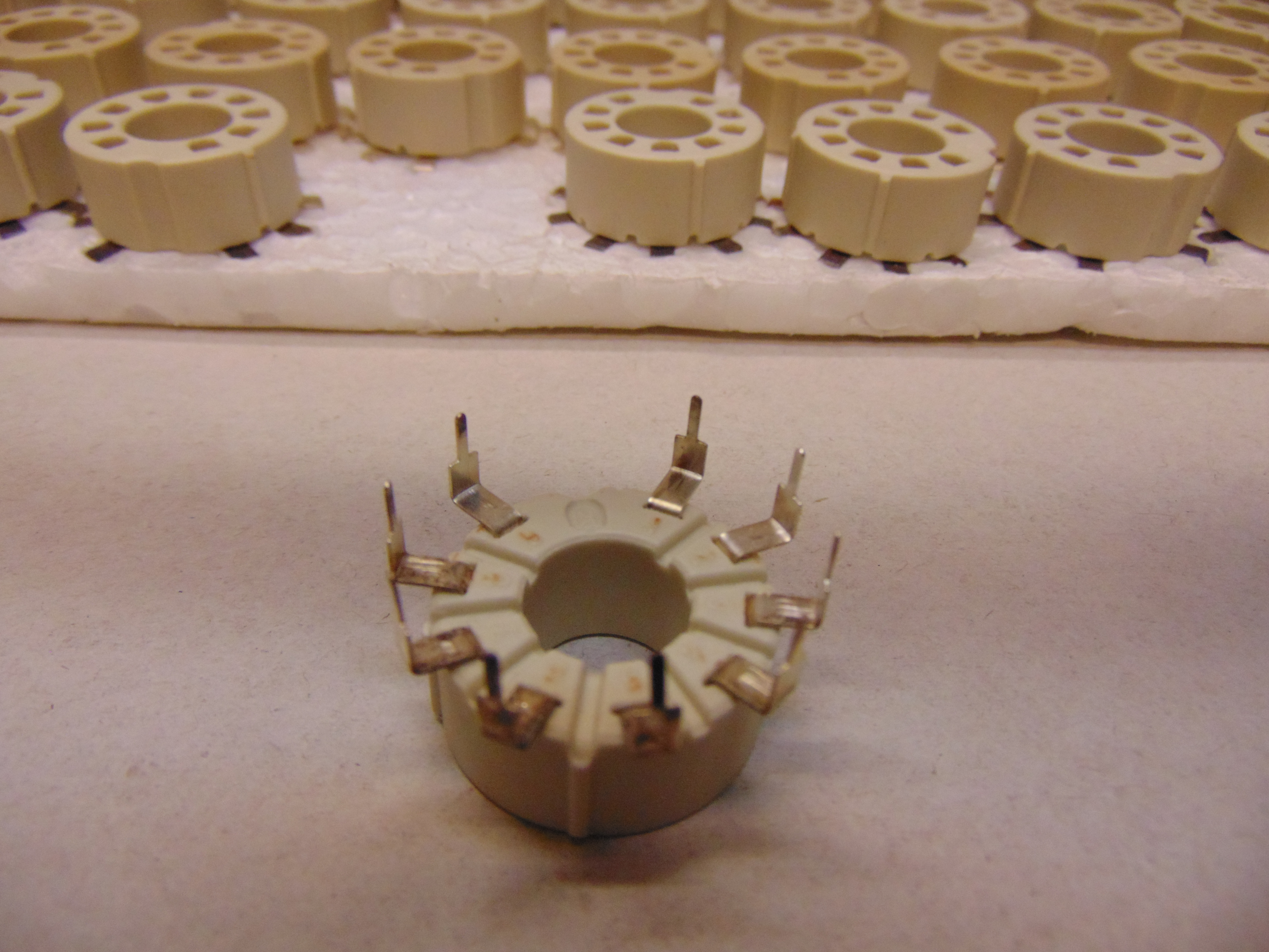 Magnoval keramia PCB