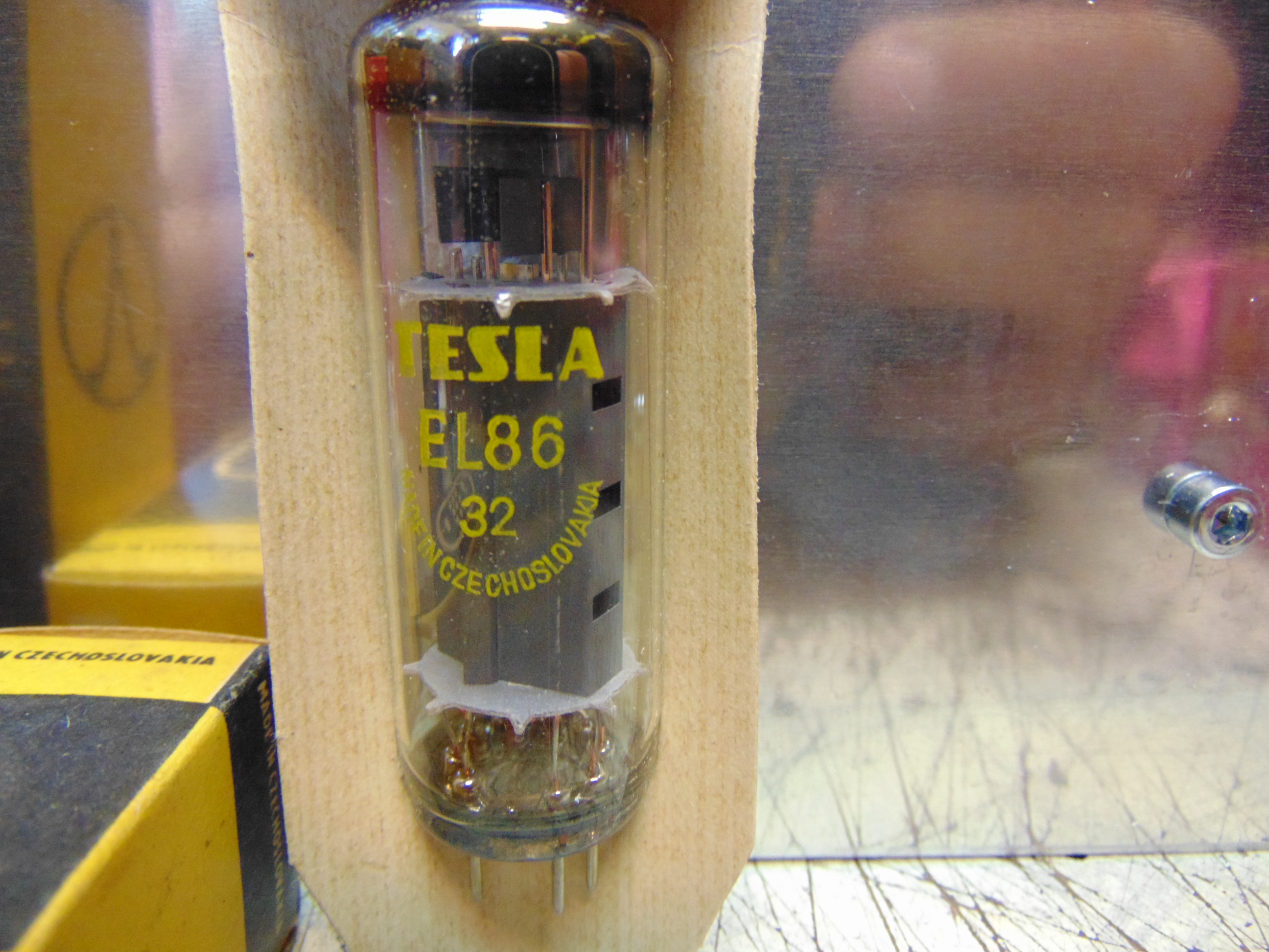 EL86 Tesla