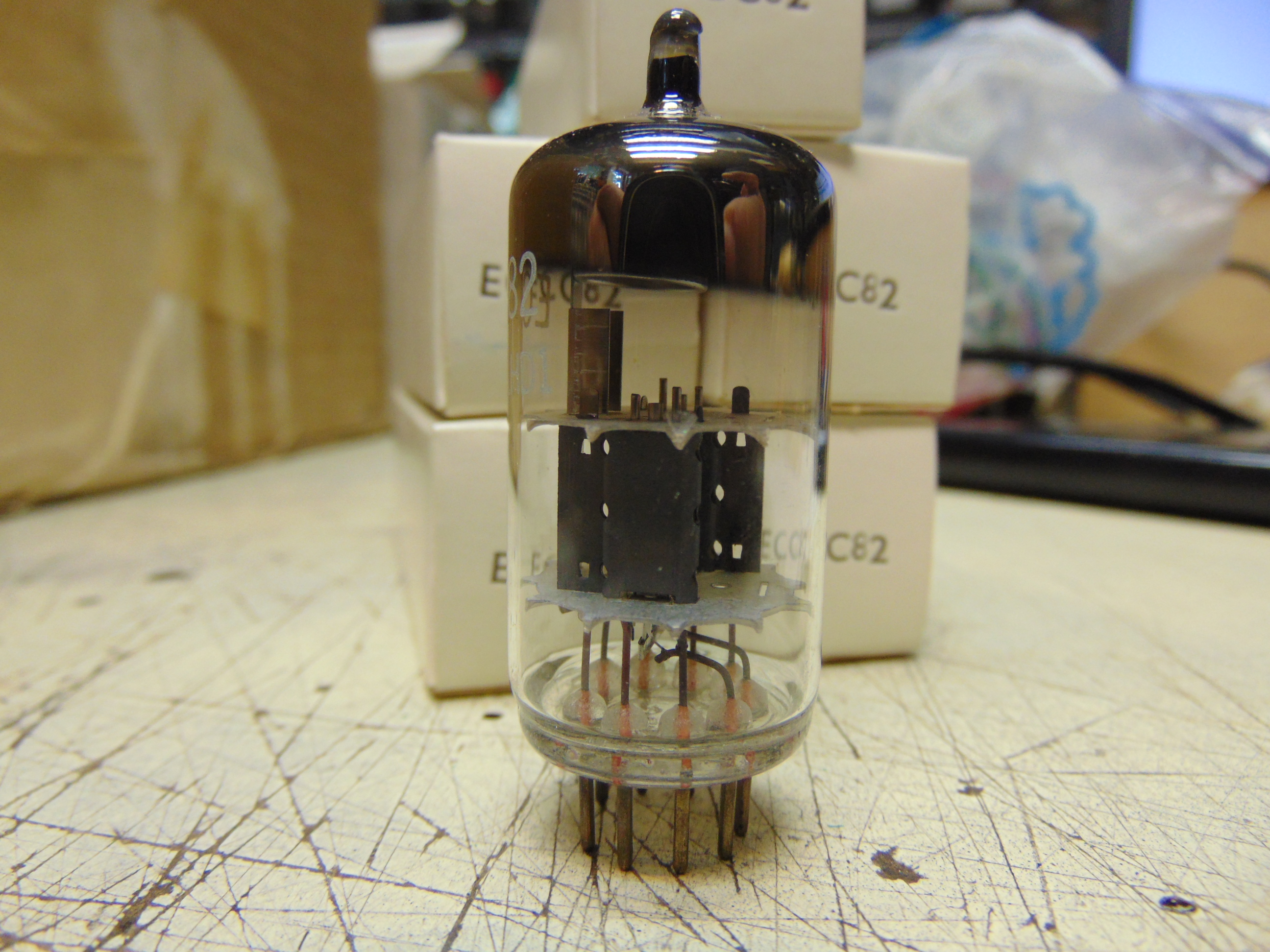 ECC82 Ei
