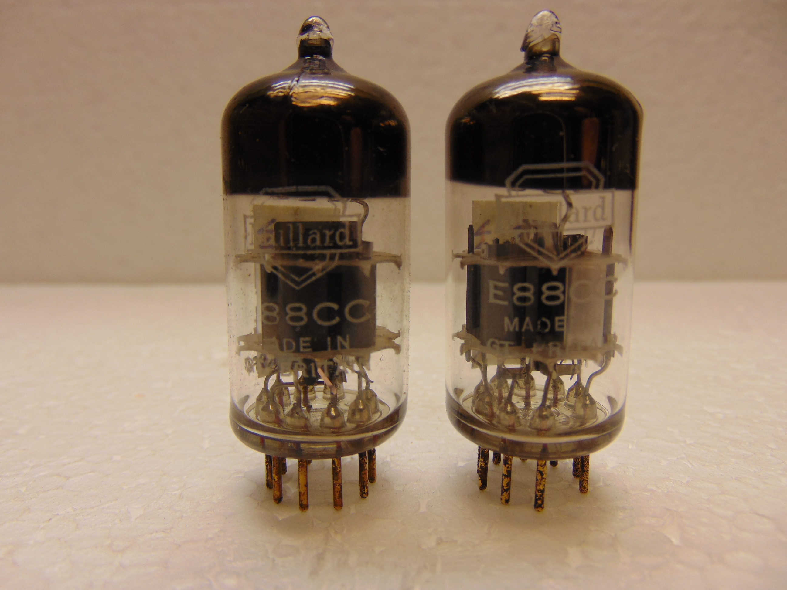 E88CC MULLARD Gold