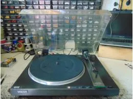 SONY WEGA P555