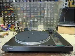 SONY WEGA P555