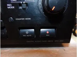 DTC-690 Sony