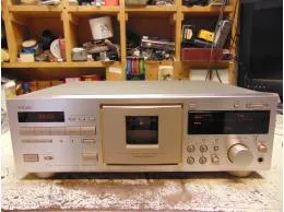 TEAC V-7000