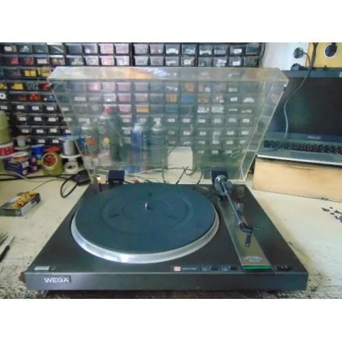 SONY WEGA P555
