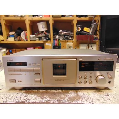TEAC V-7000