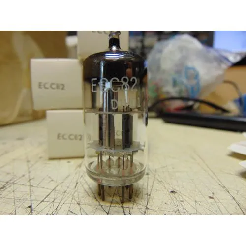 ECC82 Ei