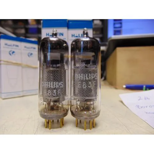 E83F Philips SQ Pár