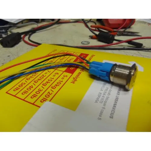 fix önzáró kapcsoló 19mm 230V zöld