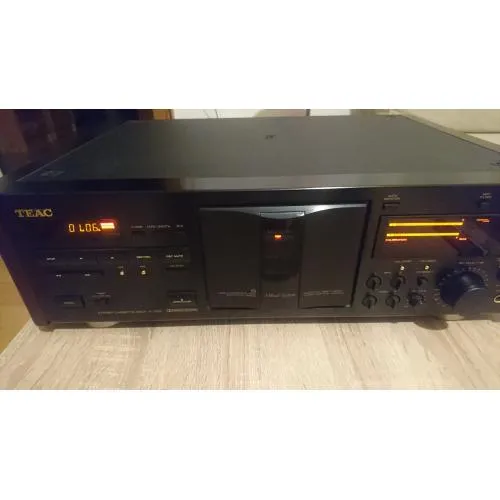 TEAC V-7010